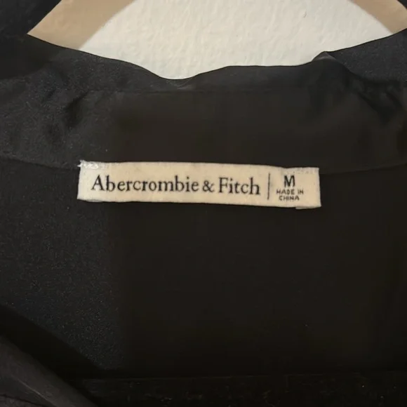 Abercrombie & Fitch Long-Sleeve Satin Button-Up Shirt - Picture 10 of 10
